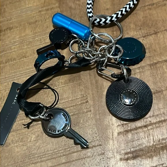 MARC by Marc Jacobs Keychain-NWT - Picture 3 of 7